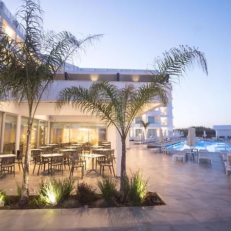 Evalena Hotel 4*